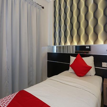 Hotel O Hotel Orchard Inn Lumut Kültér fotó