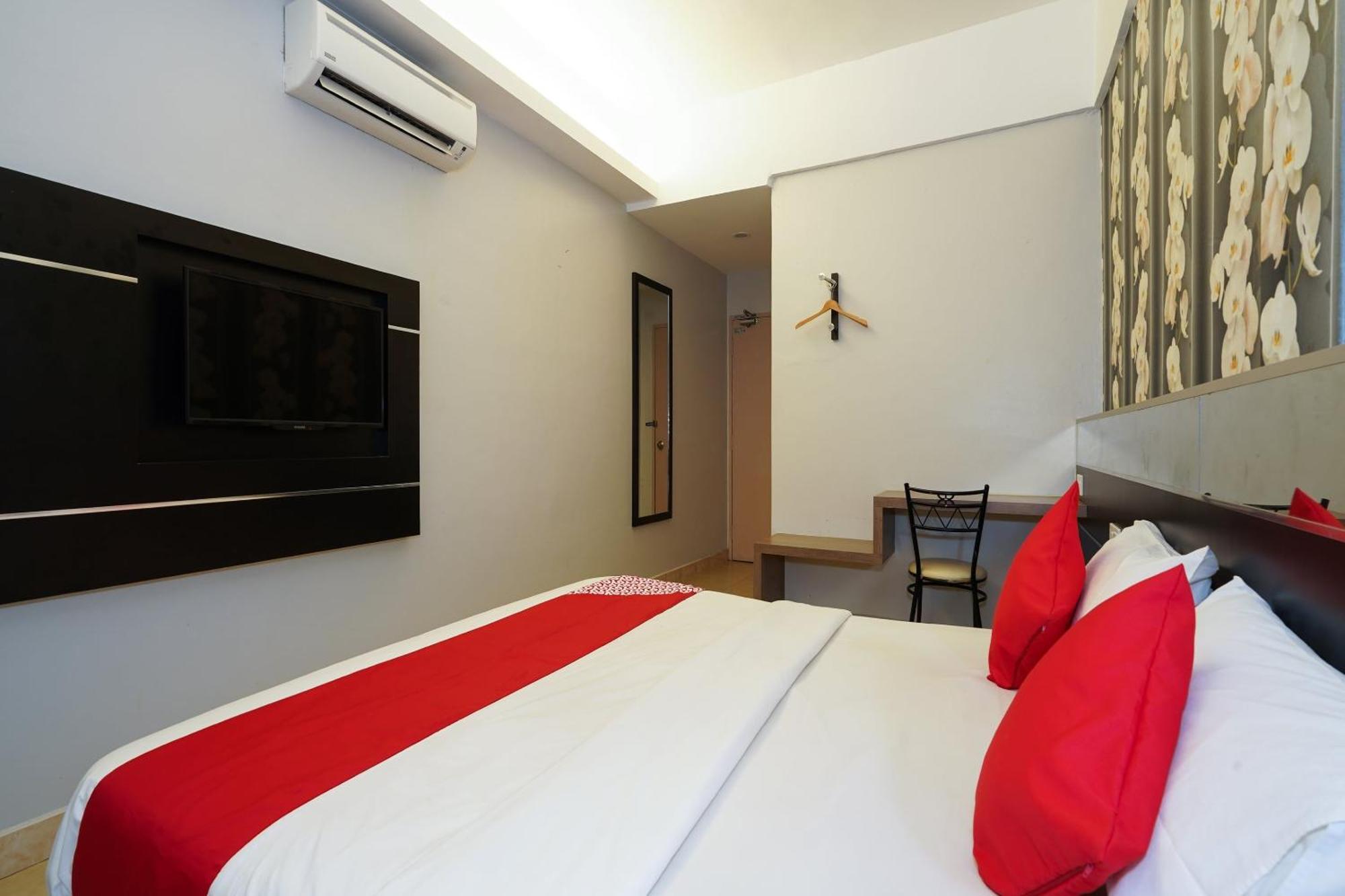 Hotel O Hotel Orchard Inn Lumut Kültér fotó