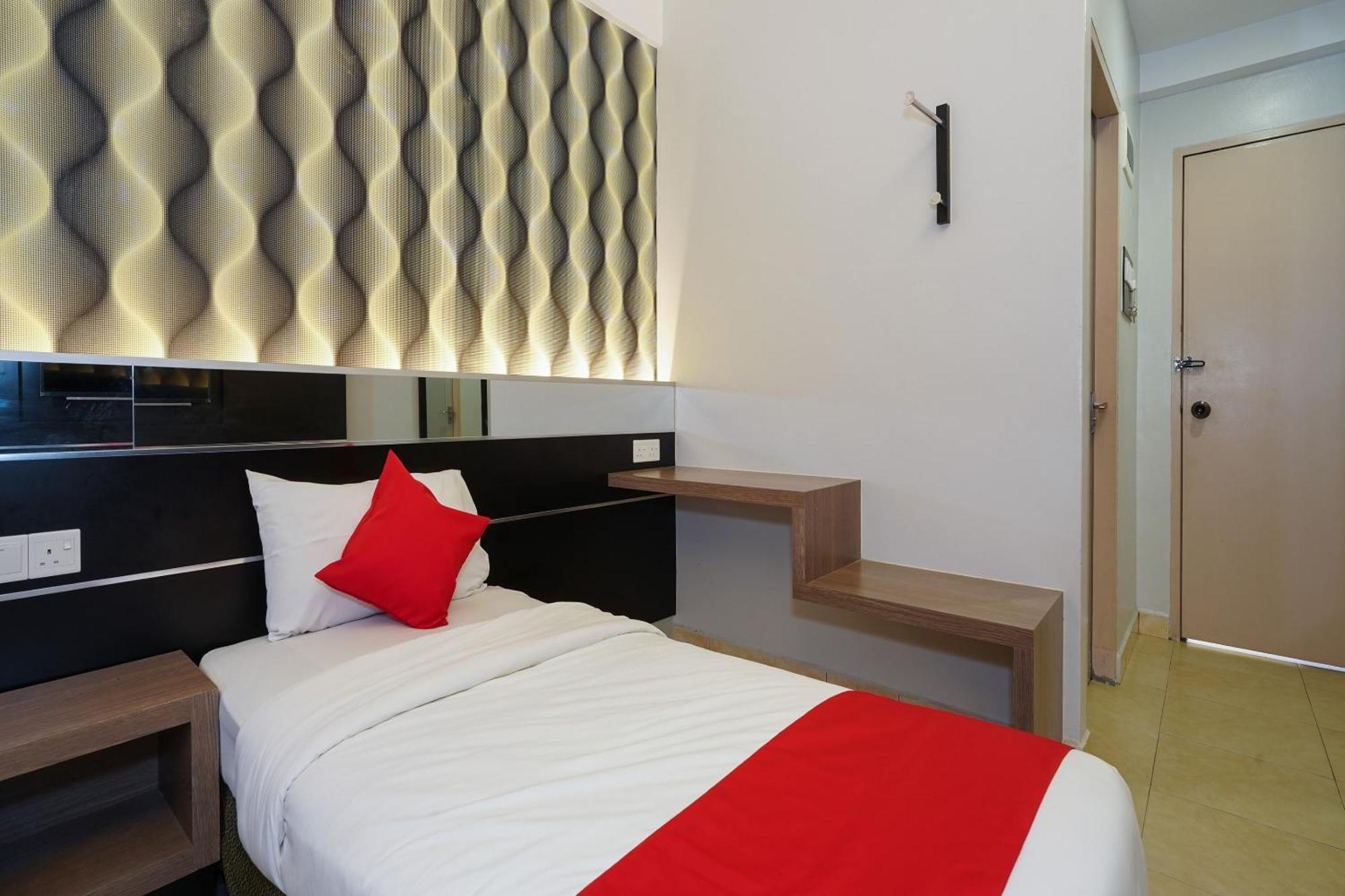 Hotel O Hotel Orchard Inn Lumut Kültér fotó