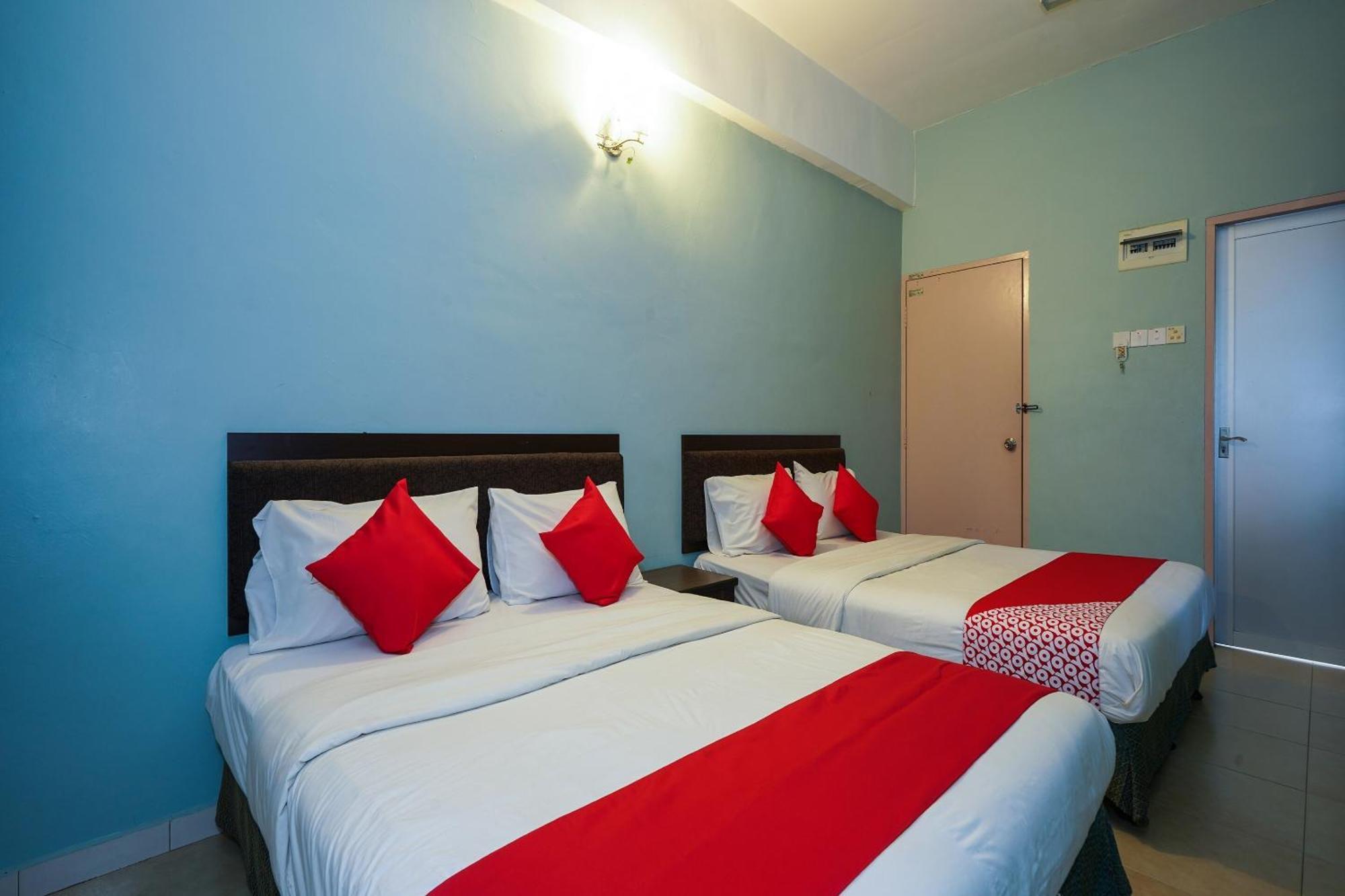 Hotel O Hotel Orchard Inn Lumut Kültér fotó
