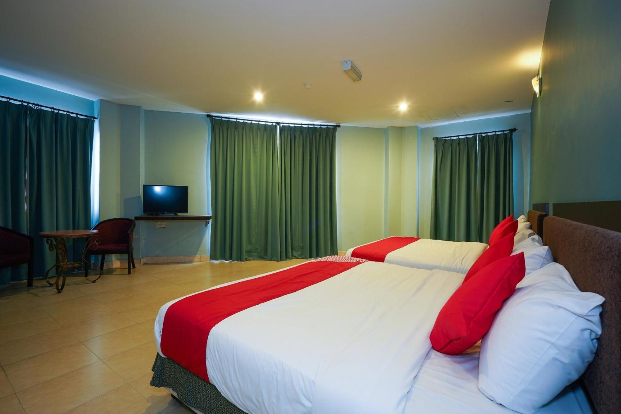 Hotel O Hotel Orchard Inn Lumut Kültér fotó