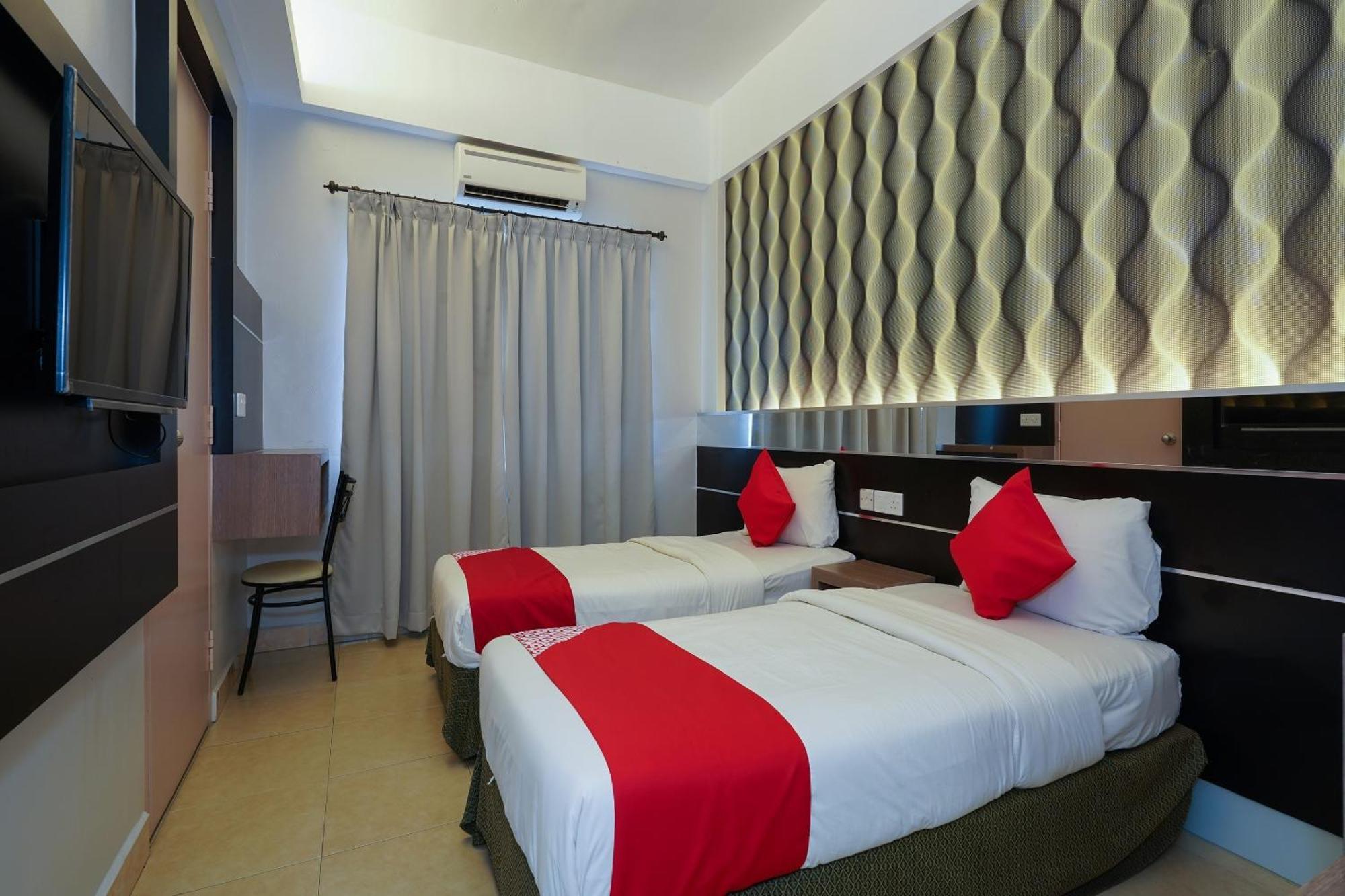 Hotel O Hotel Orchard Inn Lumut Kültér fotó
