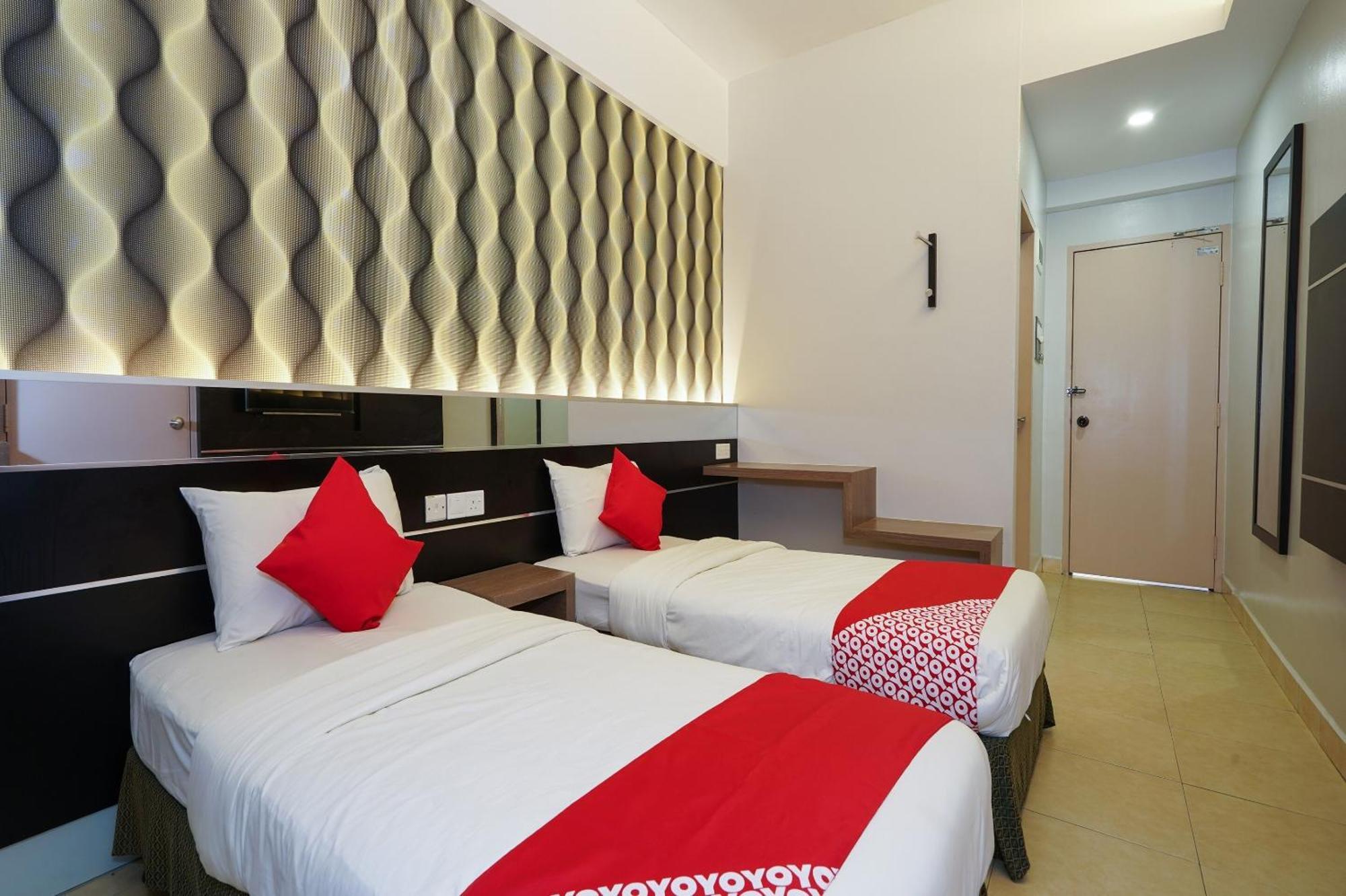 Hotel O Hotel Orchard Inn Lumut Kültér fotó