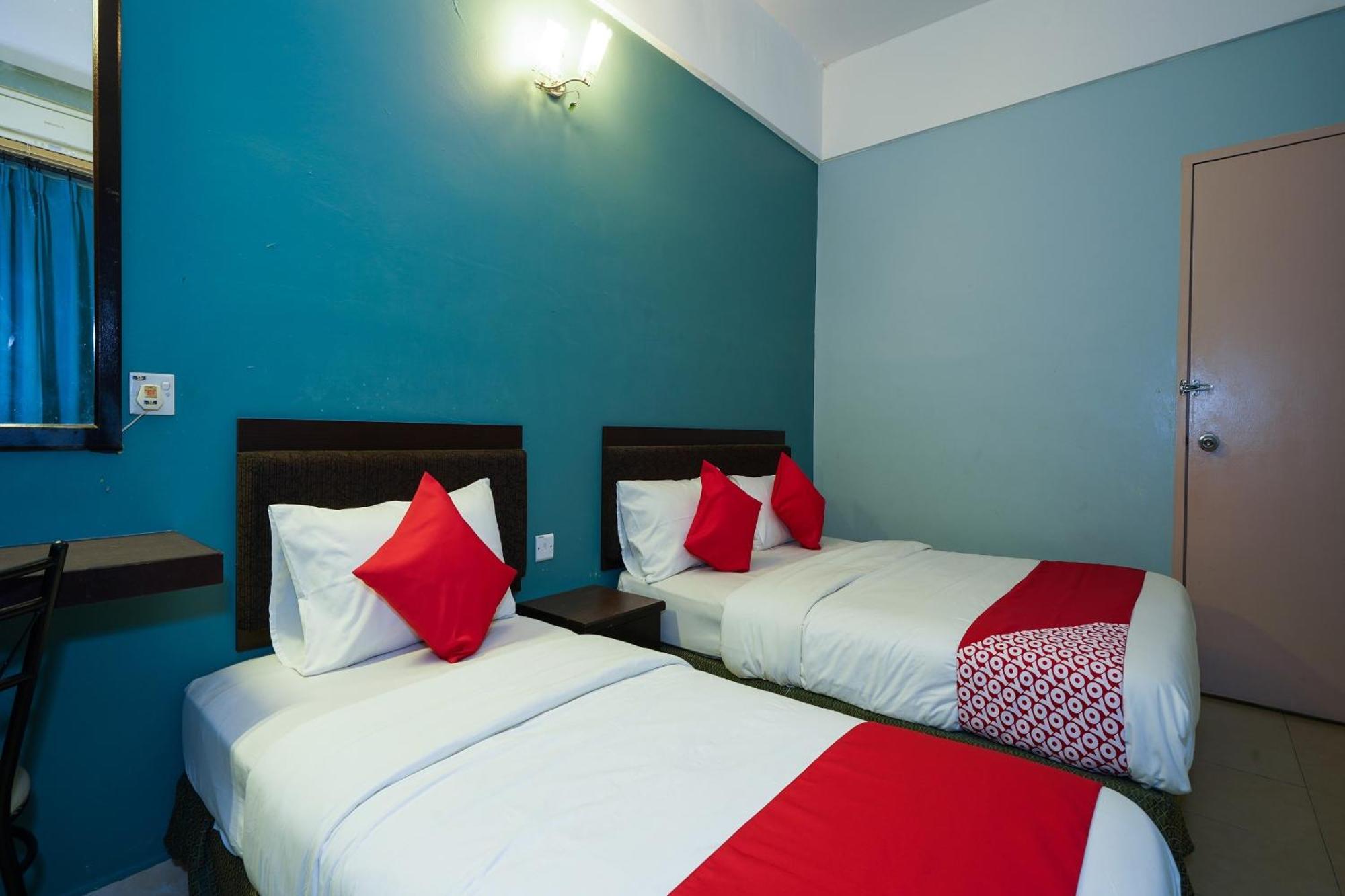 Hotel O Hotel Orchard Inn Lumut Kültér fotó